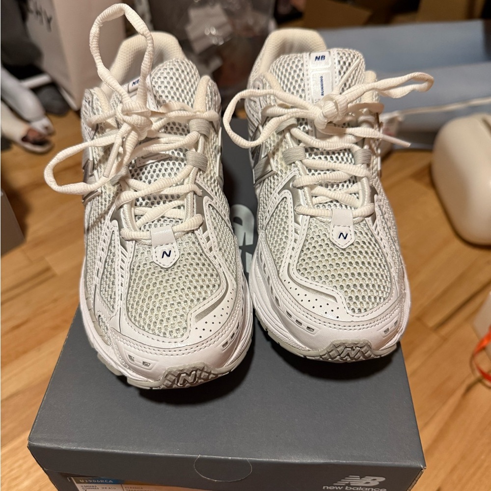 1906 New Balance White and Gray Sneakers - Picture 4 of 9